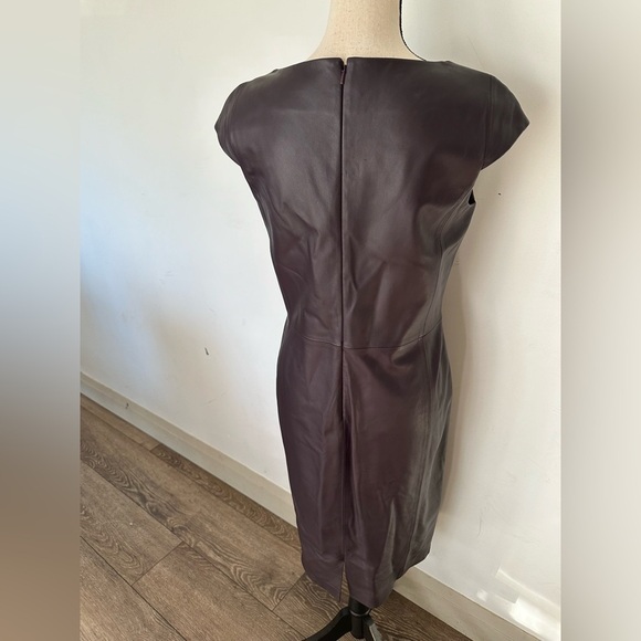 Worth New York Women’s Genuine Leather Cap Sleeve Sheath Dress Dark Purple SZ 6 - Picture 4 of 8